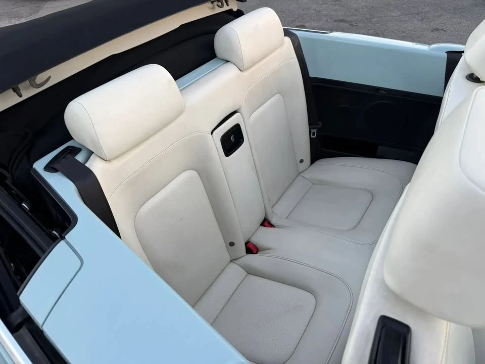 2010 Volkswagen New Beetle - Image 16 of 20