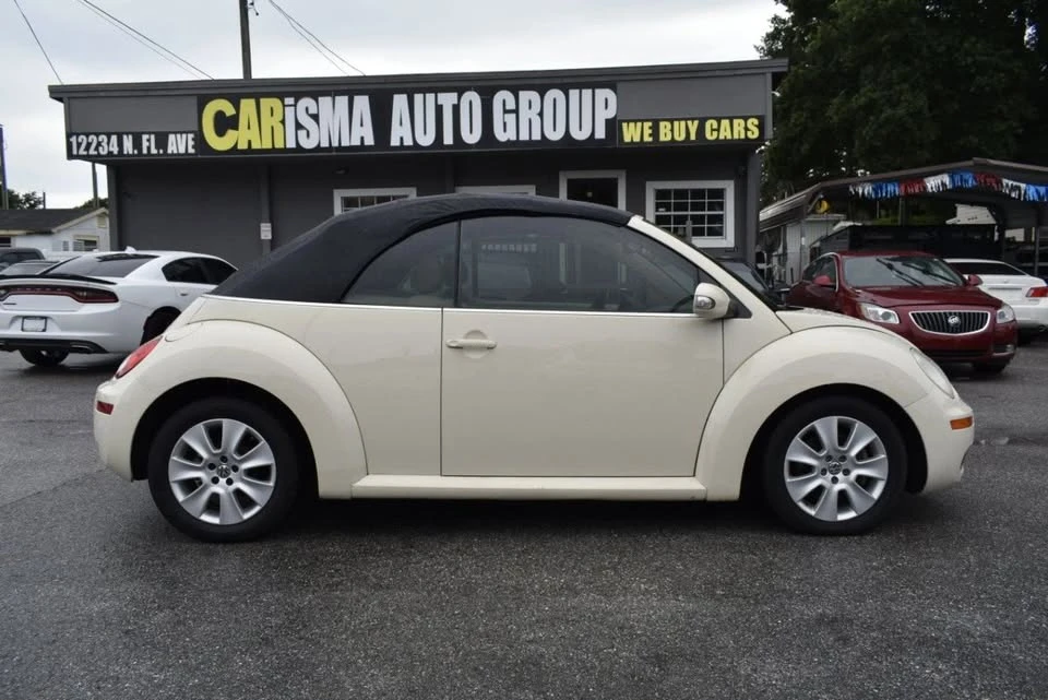 2010 Volkswagen New Beetle - Image 2 of 13