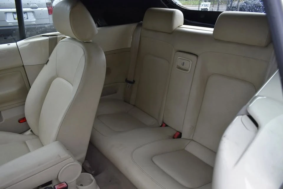 2010 Volkswagen New Beetle - Image 6 of 13