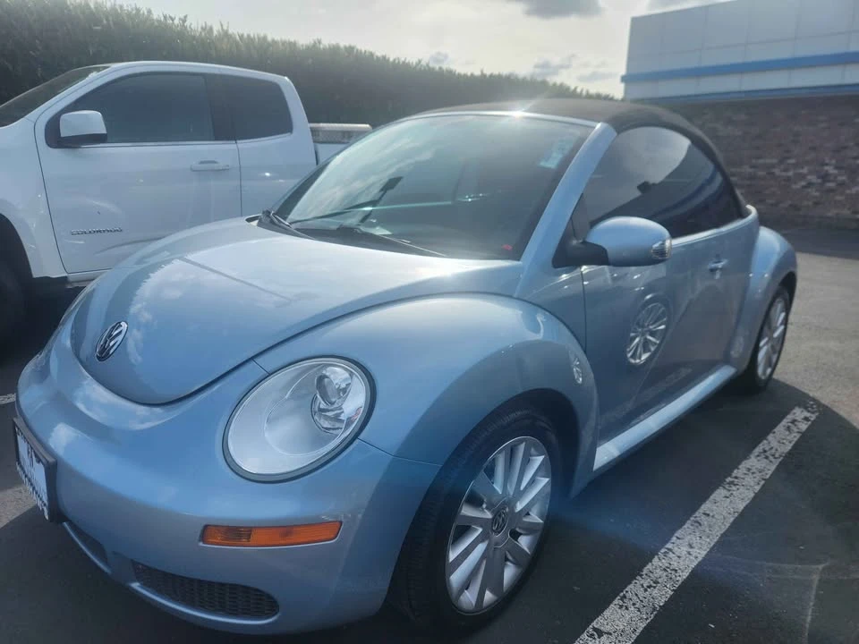 2010 Volkswagen New Beetle - Image 2 of 7
