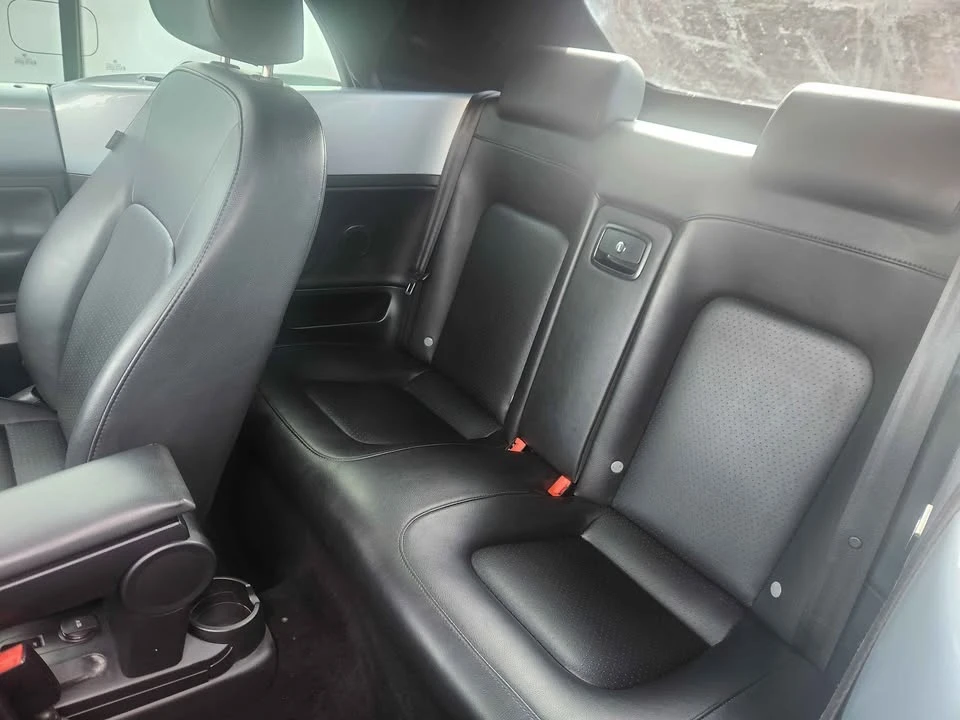 2010 Volkswagen New Beetle - Image 6 of 7