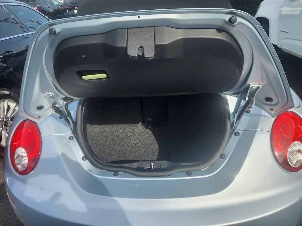 2010 Volkswagen New Beetle - Image 7 of 7