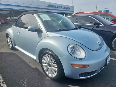 2010 Volkswagen New Beetle Convertible 2D