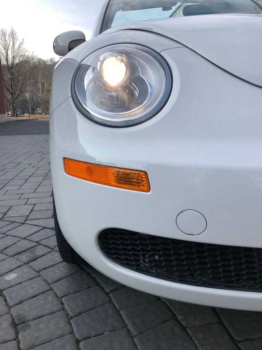 2010 Volkswagen New Beetle - Image 29 of 31