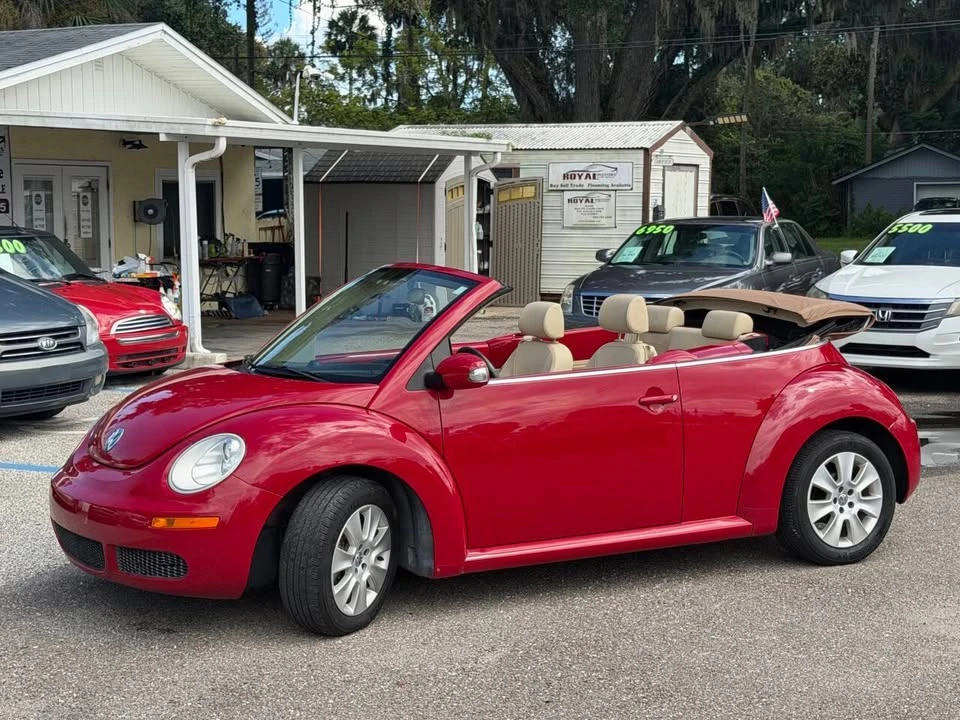 2010 Volkswagen New Beetle - Image 2 of 20