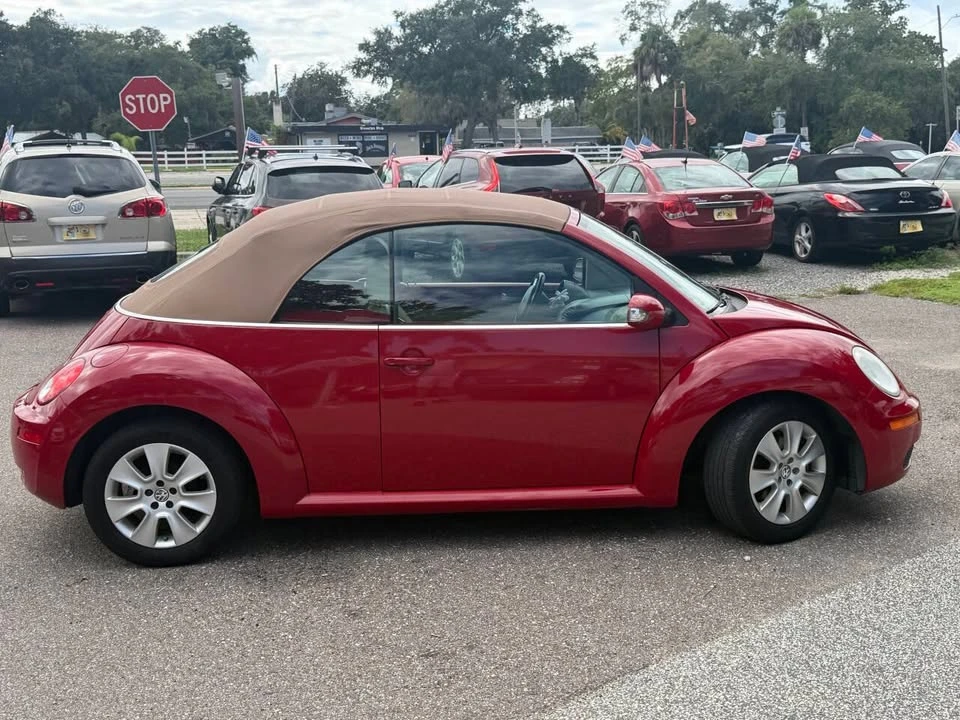 2010 Volkswagen New Beetle - Image 13 of 20