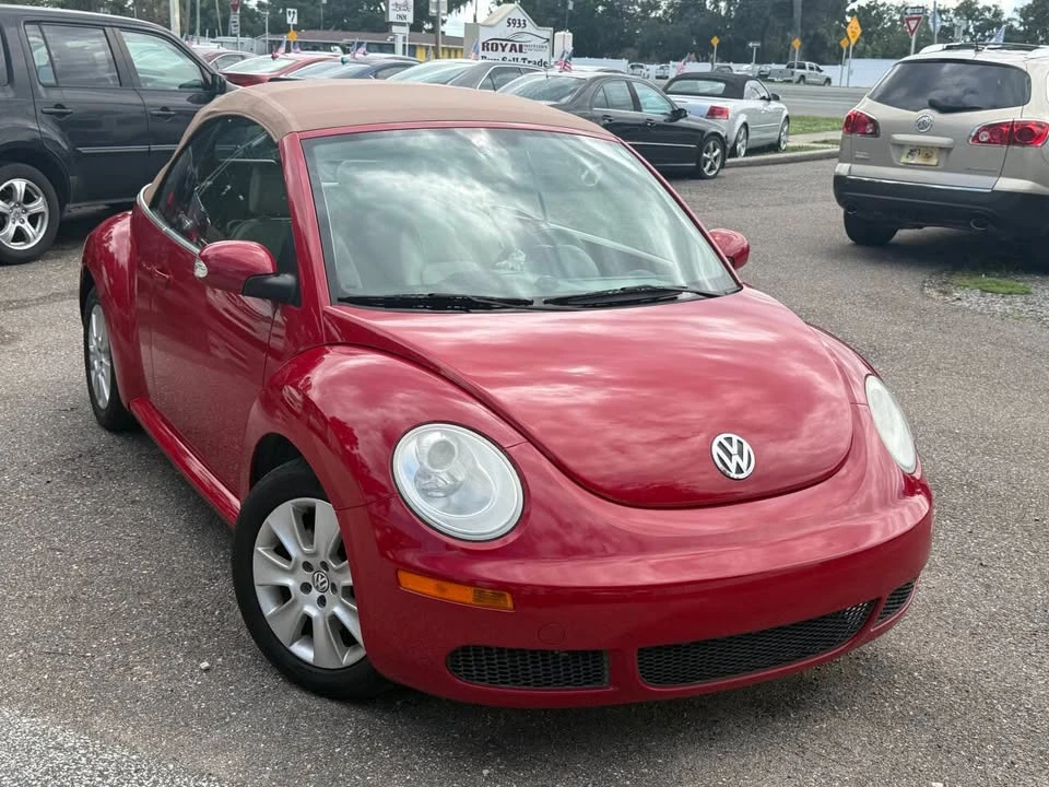 2010 Volkswagen New Beetle - Image 8 of 20
