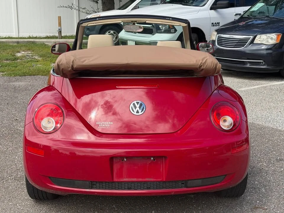 2010 Volkswagen New Beetle - Image 17 of 20