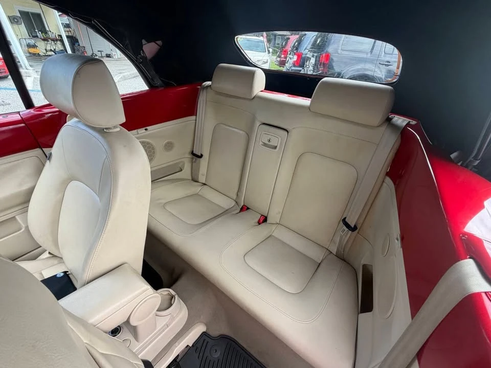 2010 Volkswagen New Beetle - Image 18 of 20