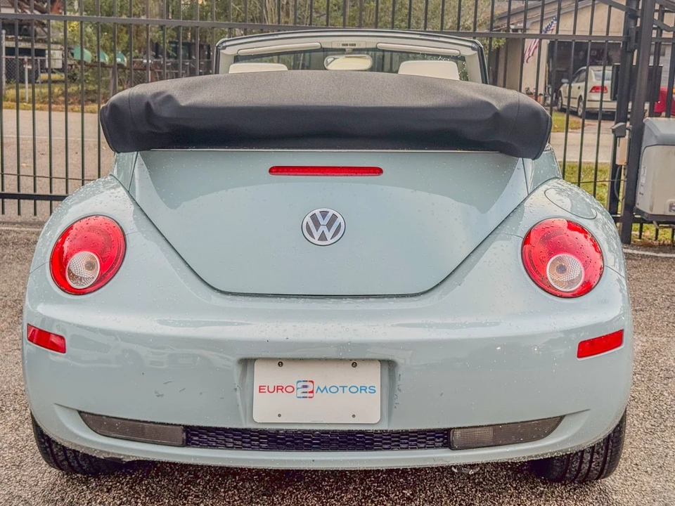 2010 Volkswagen New Beetle - Image 12 of 12