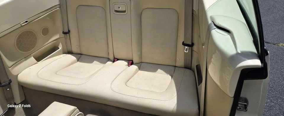 2010 Volkswagen New Beetle - Image 15 of 20