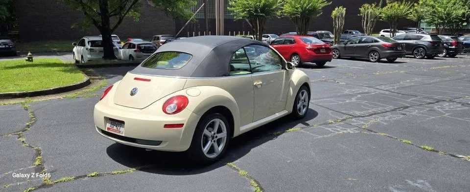 2010 Volkswagen New Beetle - Image 4 of 20