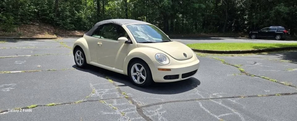 2010 Volkswagen New Beetle - Image 18 of 20