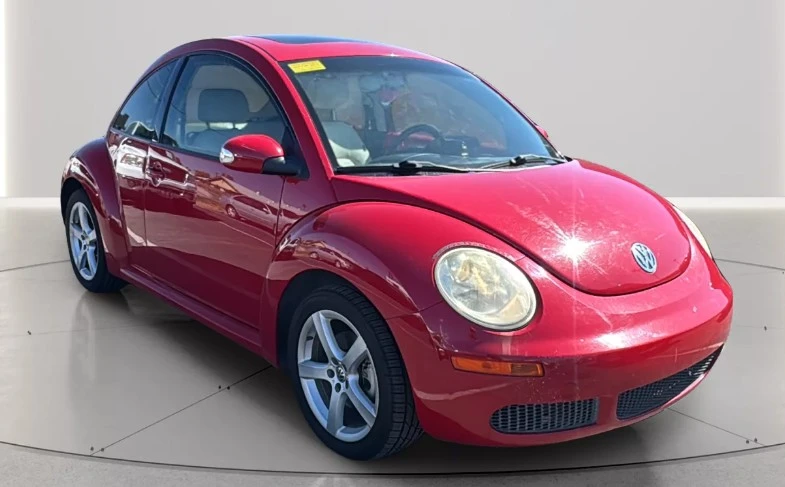 2010 Volkswagen New Beetle - Image 2 of 8