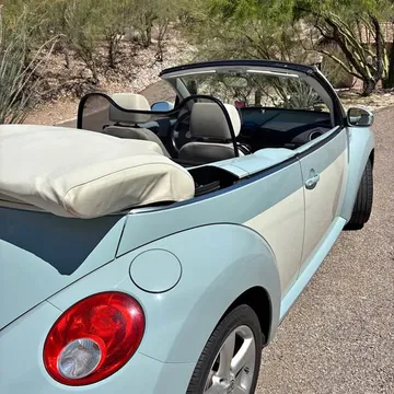 2010 Volkswagen New Beetle Final Edition Convertible 2D