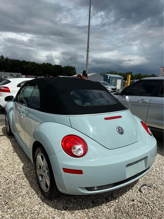 2010 Volkswagen New Beetle - Image 7 of 7