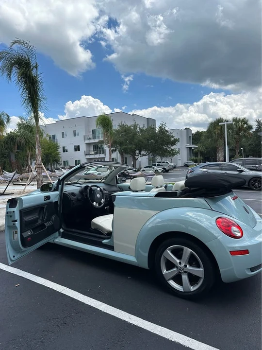 2010 Volkswagen New Beetle - Image 3 of 7