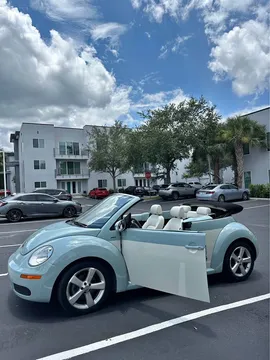 2010 Volkswagen New Beetle Final Edition Convertible 2D