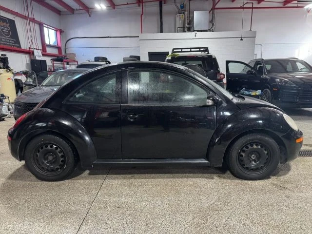 2010 Volkswagen New Beetle - Image 3 of 10