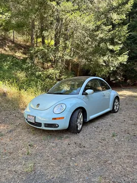 2010 Volkswagen New Beetle Hatchback 2D