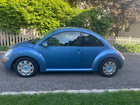 2010 Volkswagen New Beetle