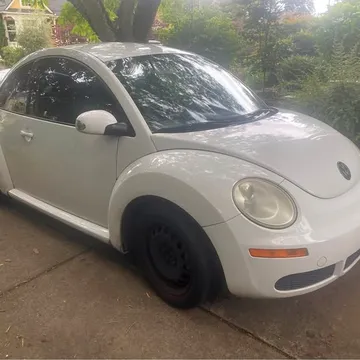 2010 Volkswagen New Beetle