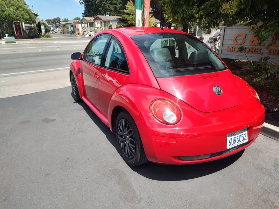 2010 Volkswagen New Beetle - Image 6 of 7