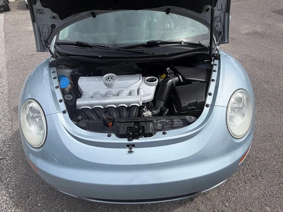 2010 Volkswagen New Beetle - Image 16 of 20