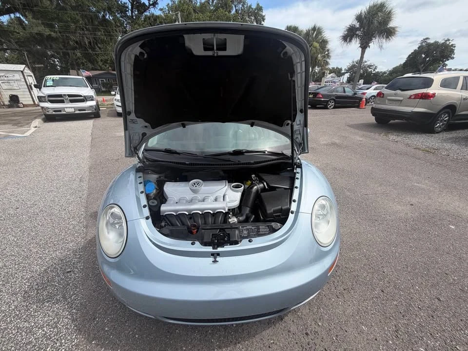 2010 Volkswagen New Beetle - Image 11 of 20