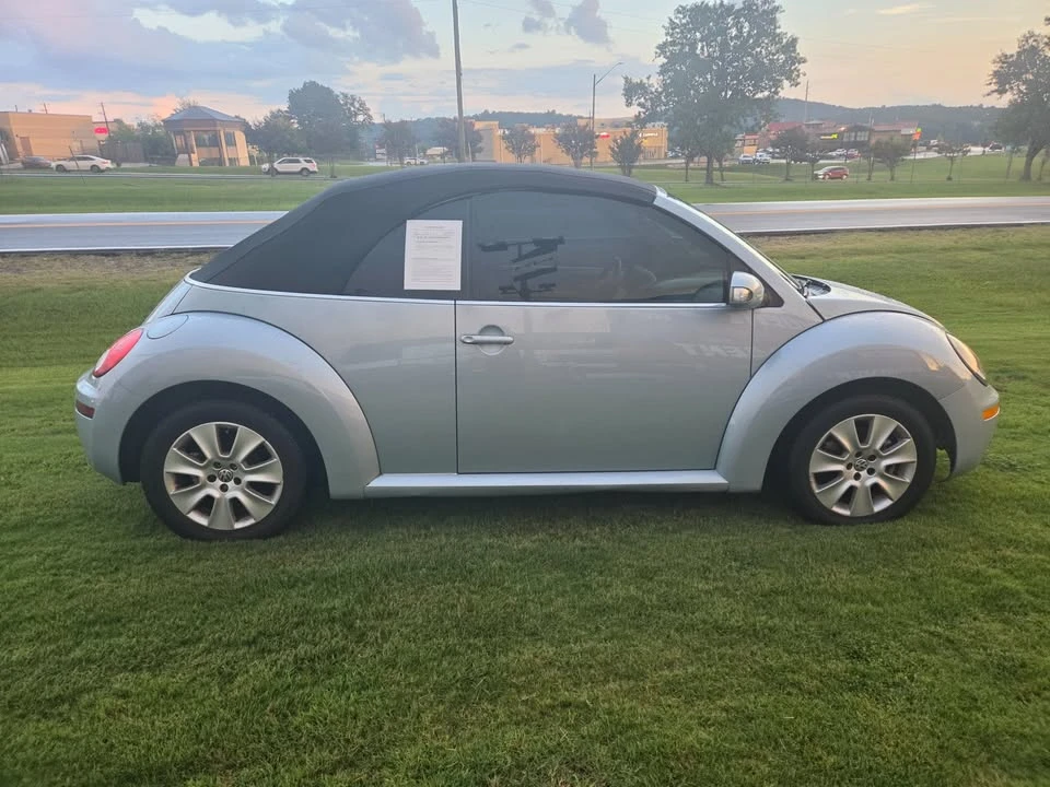 2010 Volkswagen New Beetle - Image 2 of 7