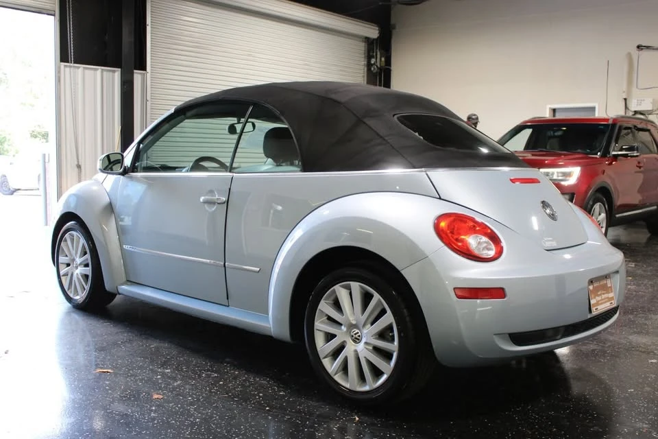 2010 Volkswagen New Beetle - Image 5 of 20