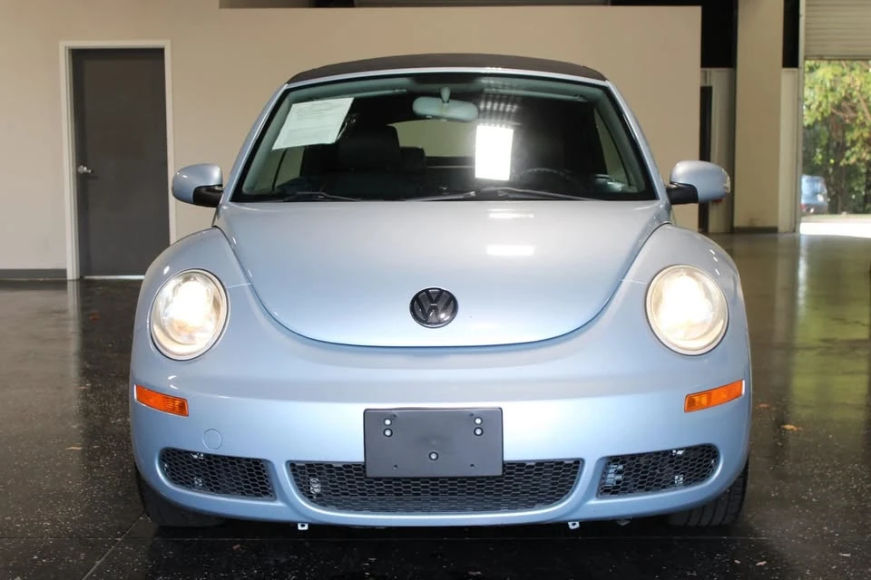 2010 Volkswagen New Beetle - Image 7 of 20