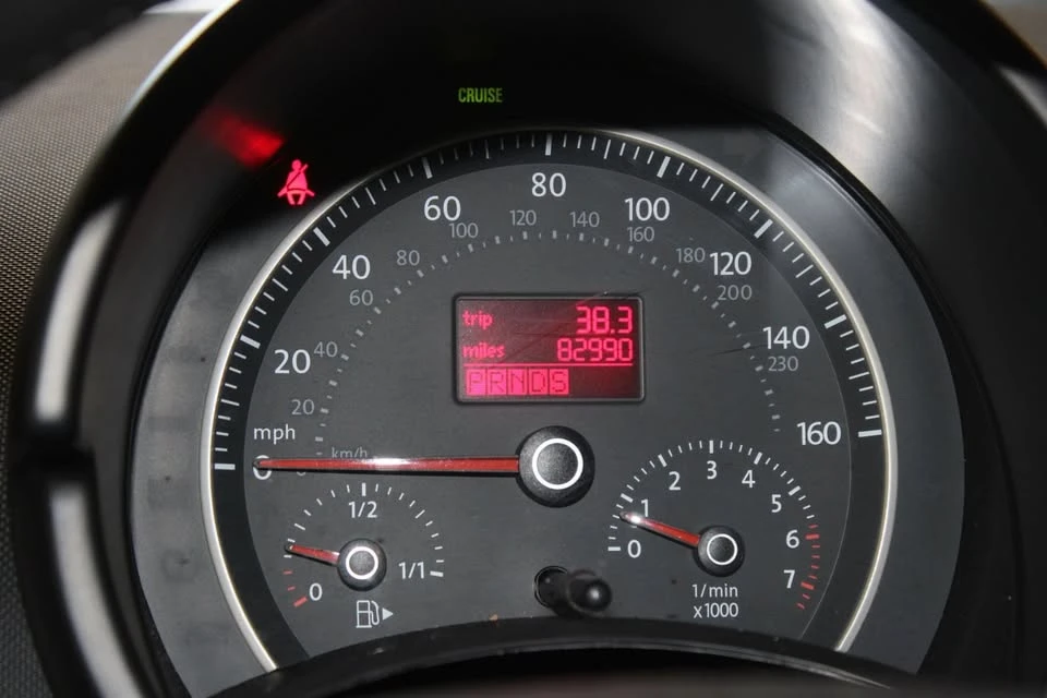 2010 Volkswagen New Beetle - Image 12 of 20
