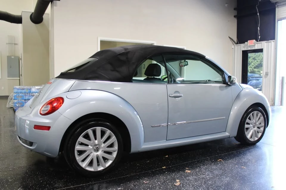 2010 Volkswagen New Beetle - Image 3 of 20