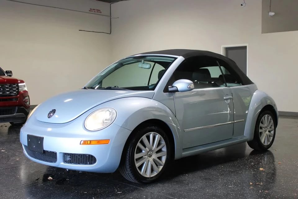 2010 Volkswagen New Beetle - Image 6 of 20