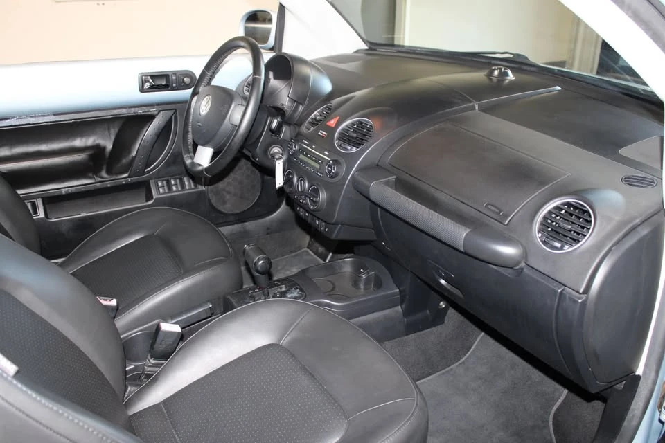2010 Volkswagen New Beetle - Image 20 of 20
