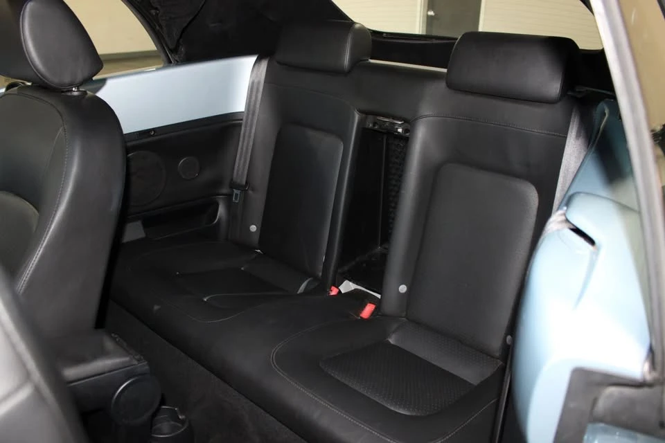 2010 Volkswagen New Beetle - Image 18 of 20
