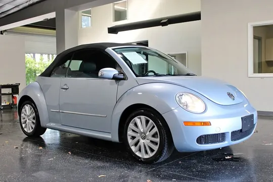 2010 Volkswagen New Beetle Convertible 2D