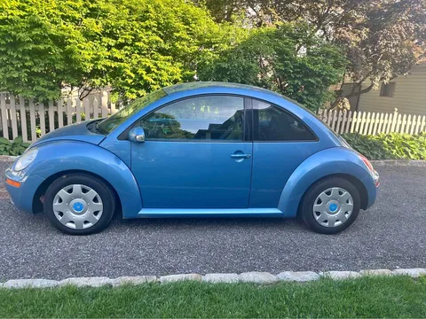2010 Volkswagen New Beetle