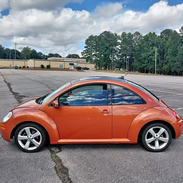 2010 Volkswagen New Beetle