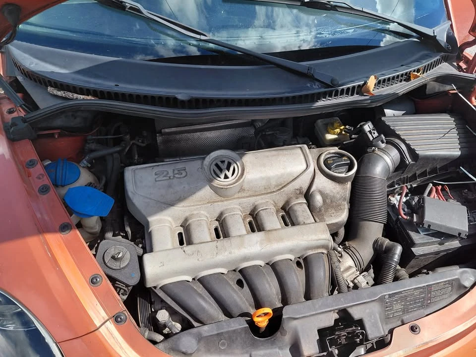 2010 Volkswagen New Beetle - Image 18 of 18