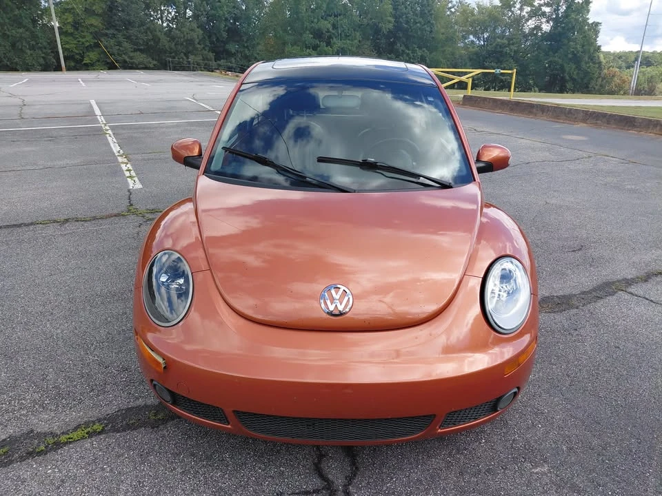 2010 Volkswagen New Beetle - Image 3 of 18