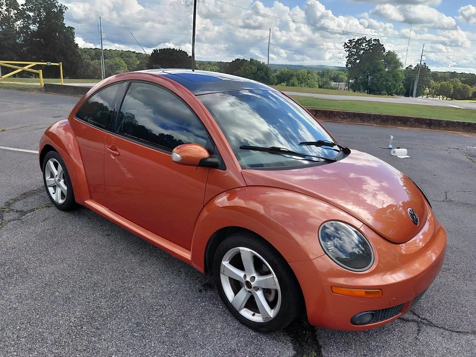 2010 Volkswagen New Beetle - Image 4 of 18