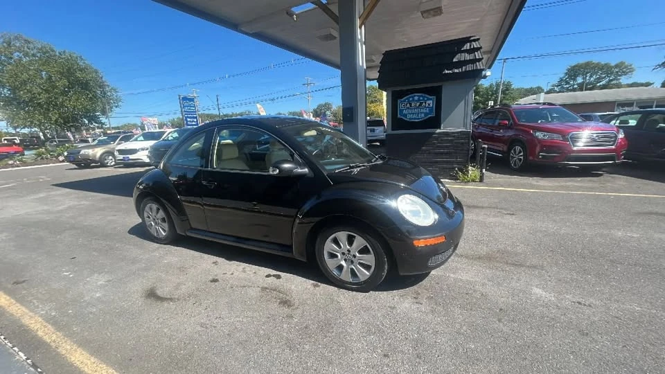2010 Volkswagen New Beetle - Image 7 of 19