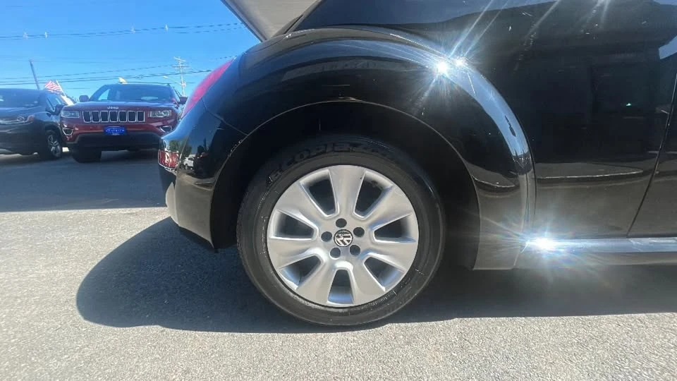 2010 Volkswagen New Beetle - Image 11 of 19
