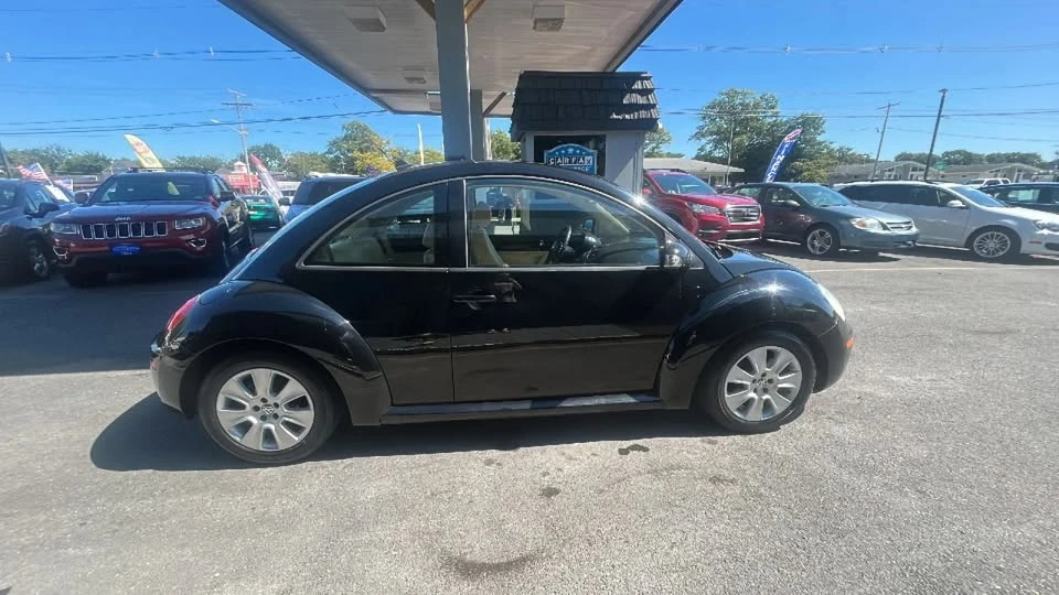 2010 Volkswagen New Beetle - Image 6 of 19