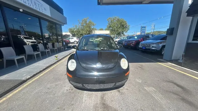 2010 Volkswagen New Beetle Hatchback 2D