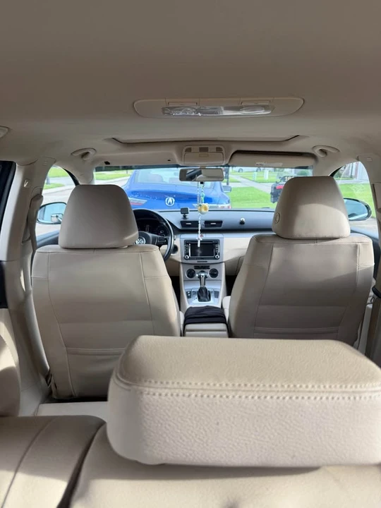 2010 Volkswagen Passat - Image 8 of 10