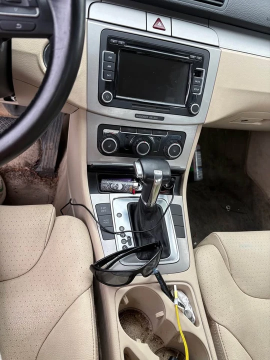 2010 Volkswagen Passat - Image 8 of 15