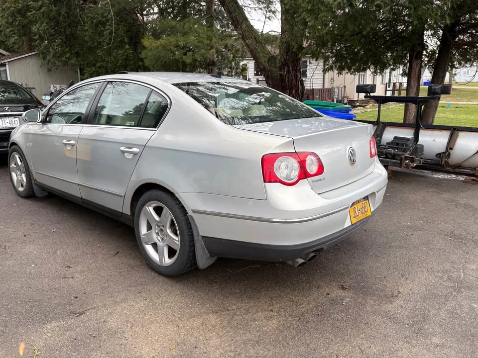 2010 Volkswagen Passat - Image 3 of 15